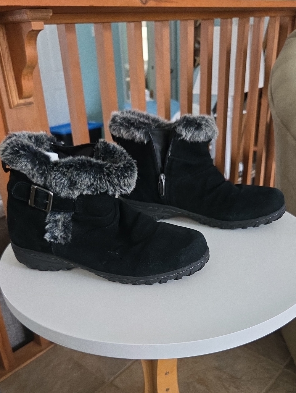 KHOMBU Women's Black Faux-Fur Ankle Boots SIZE 8